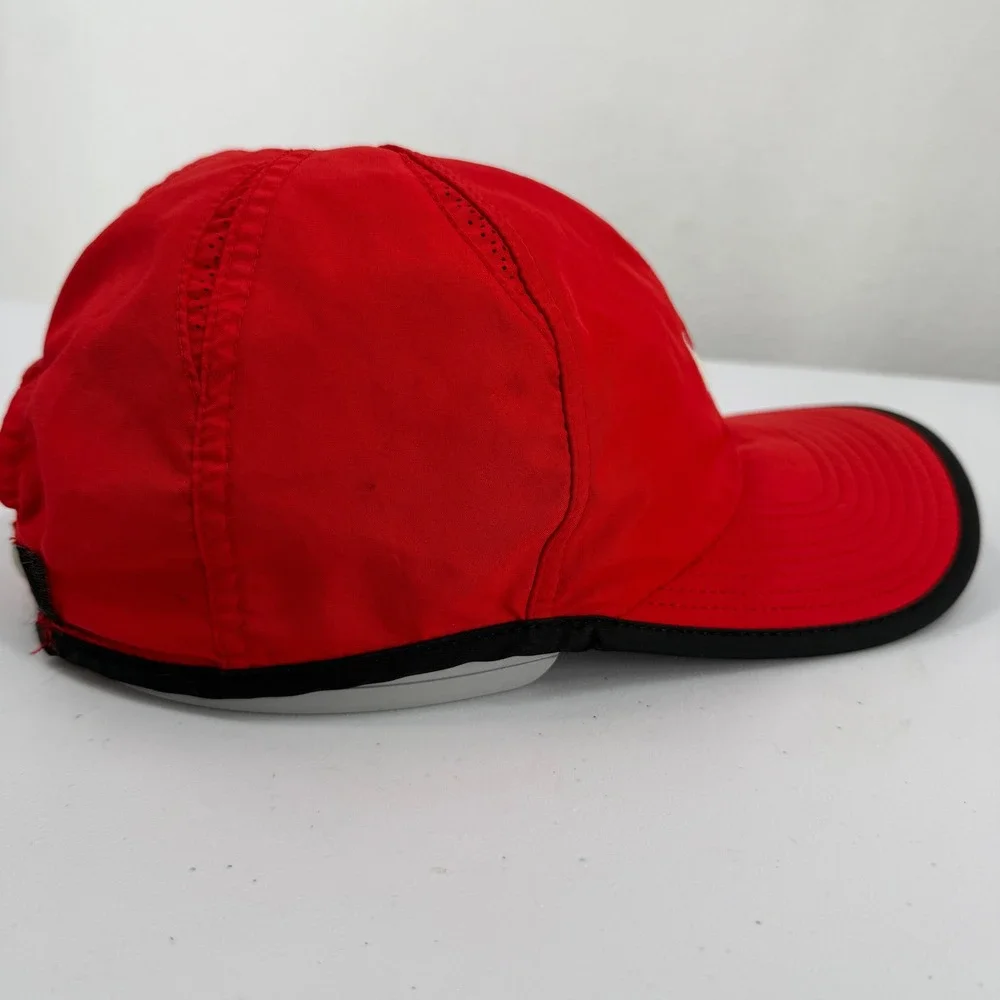 Nike Featherlight Dri-FIT Hat Mens OSFM Red Black Running Cap Swoosh